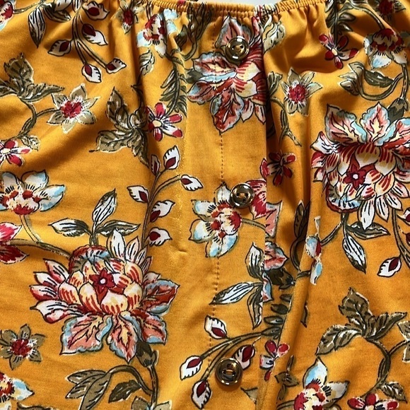 NWT-modern attraction-M-mustard yellow floral-Short sleeve shirt/top/blouse. - Picture 8 of 11